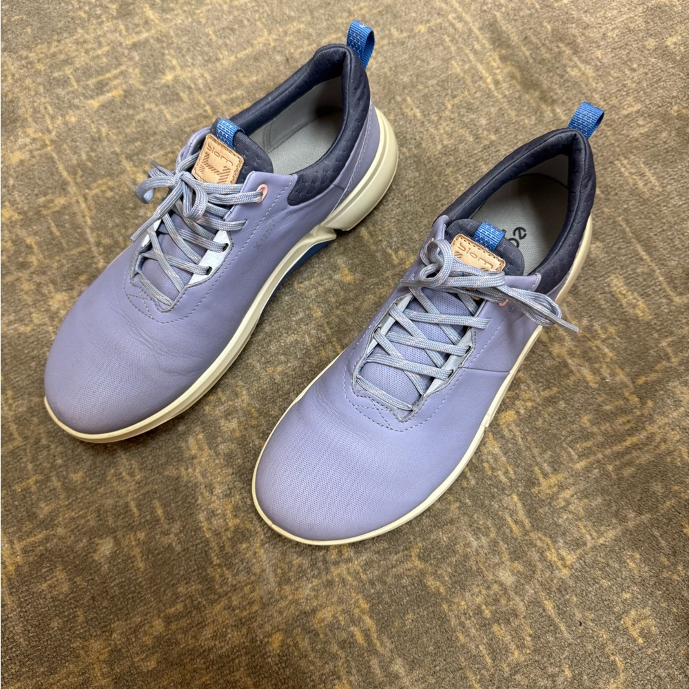 Women’s Ecco Golf Shoes- 8/8.5 (39)
